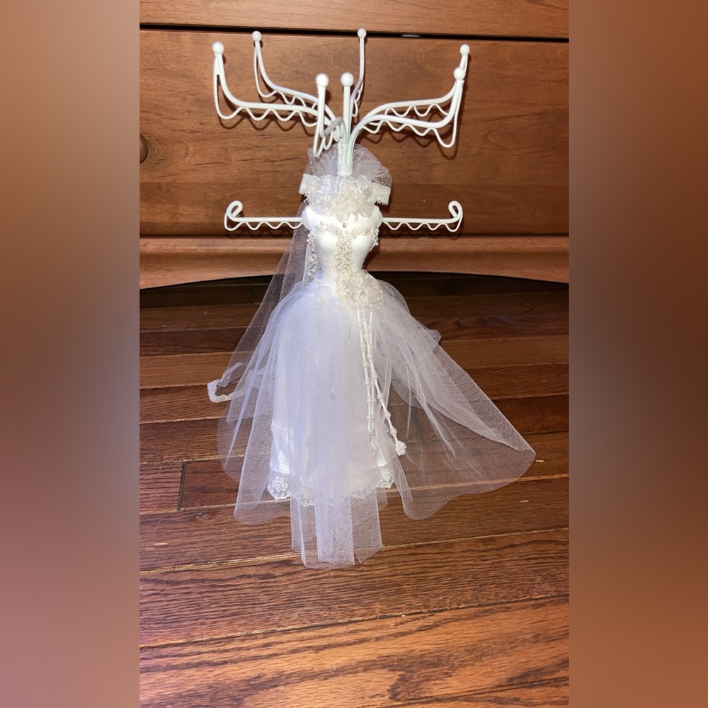 Jewelry stand